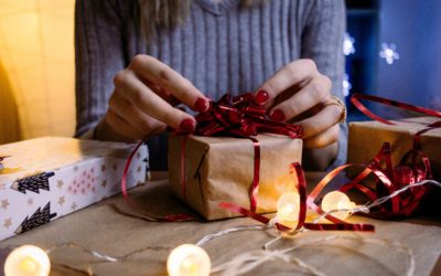 Dos and Don’ts of Holiday Tipping (a.k.a. how to not go broke tipping everyone you’ve had contact with this year)