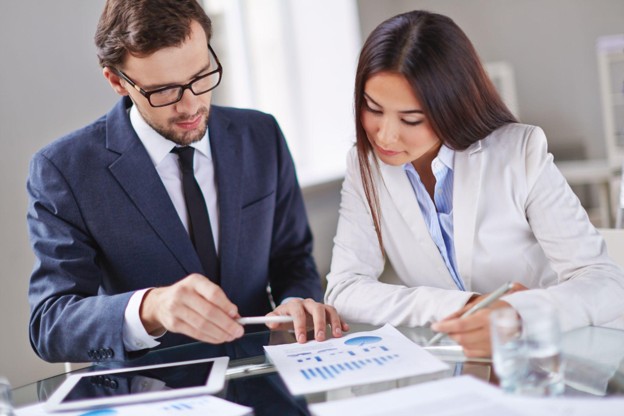 How to Choose a Financial Advisor: Questions to Ask Before Hiring